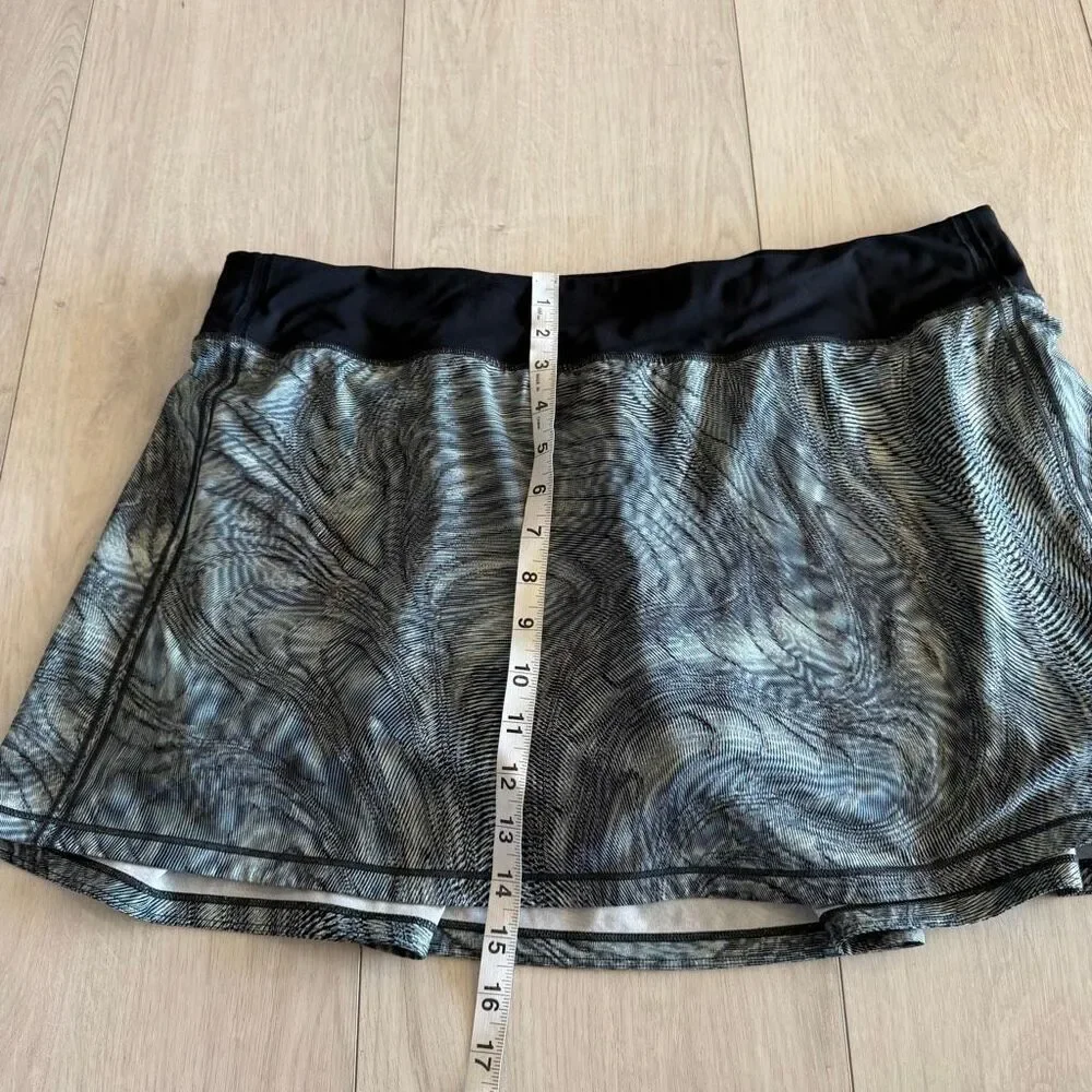 Lululemon women’s skirt short size 14T